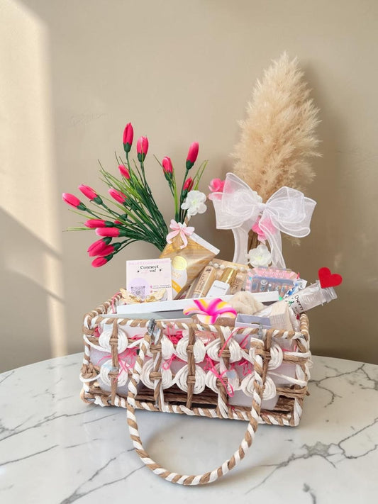 ✨ Fully Customizable Gift Hampers for Every Occasion ✨